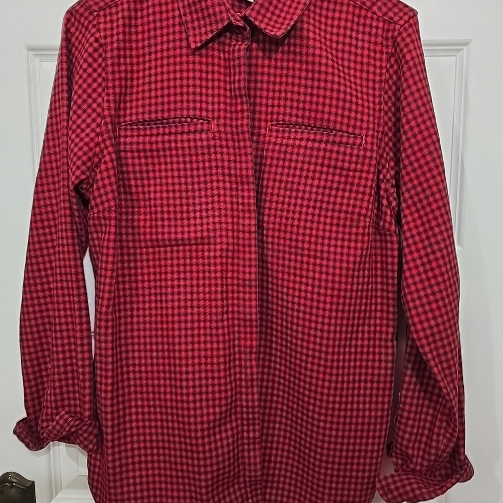 L.L BEAN WOMENS SZ S Red Checkered Button-Up Shirt